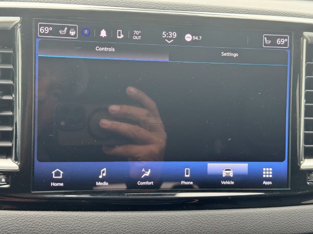 Certified 2024 Chrysler Pacifica Touring-L FWD image 32