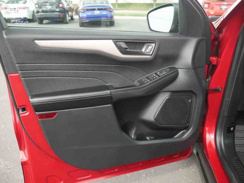 Used 2022 Ford Escape SE w/ SE Sport Appearance Package AWD/4WD image 20