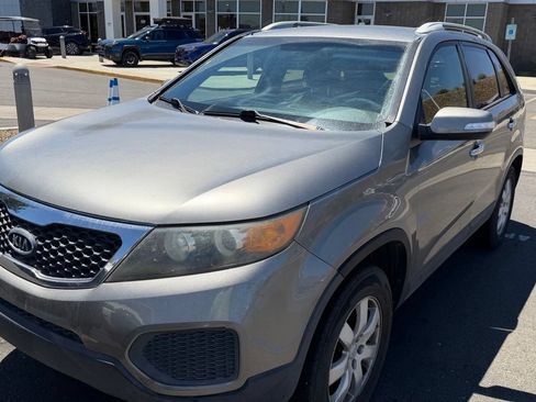 Used 2012 Kia Sorento LX w/ Third Row Pkg FWD image 15
