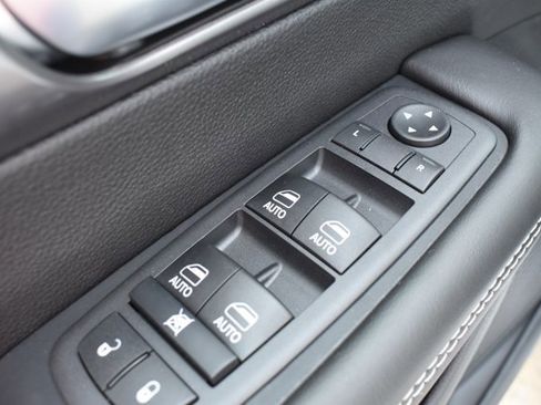 New 2026 Chrysler Pacifica Select image 12