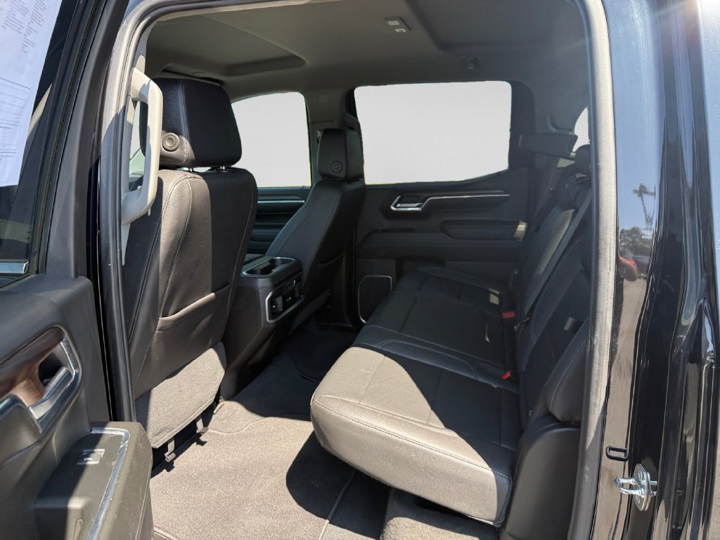 Used 2023 GMC Sierra 1500 SLT w/ SLT Convenience Package AWD/4WD image 16