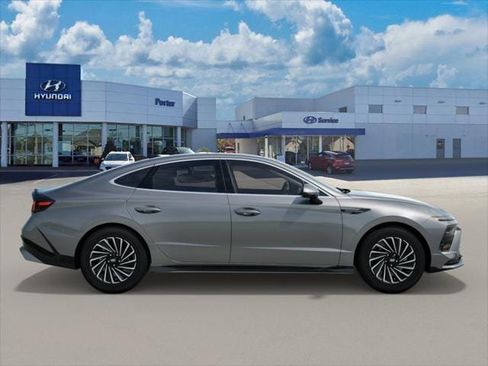 New 2025 Hyundai Sonata Limited image 7
