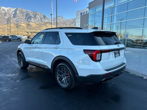 New 2026 Ford Explorer ST-Line w/ ST-Line Street Pack image 11