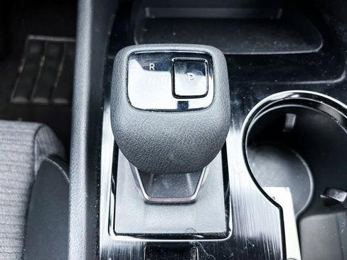 Used 2021 Nissan Rogue S image 23