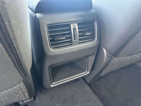 Used 2025 Nissan Rogue S image 10