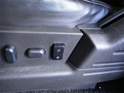 Used 2012 Ford F150 Lariat w/ Lariat Chrome Pkg image 19