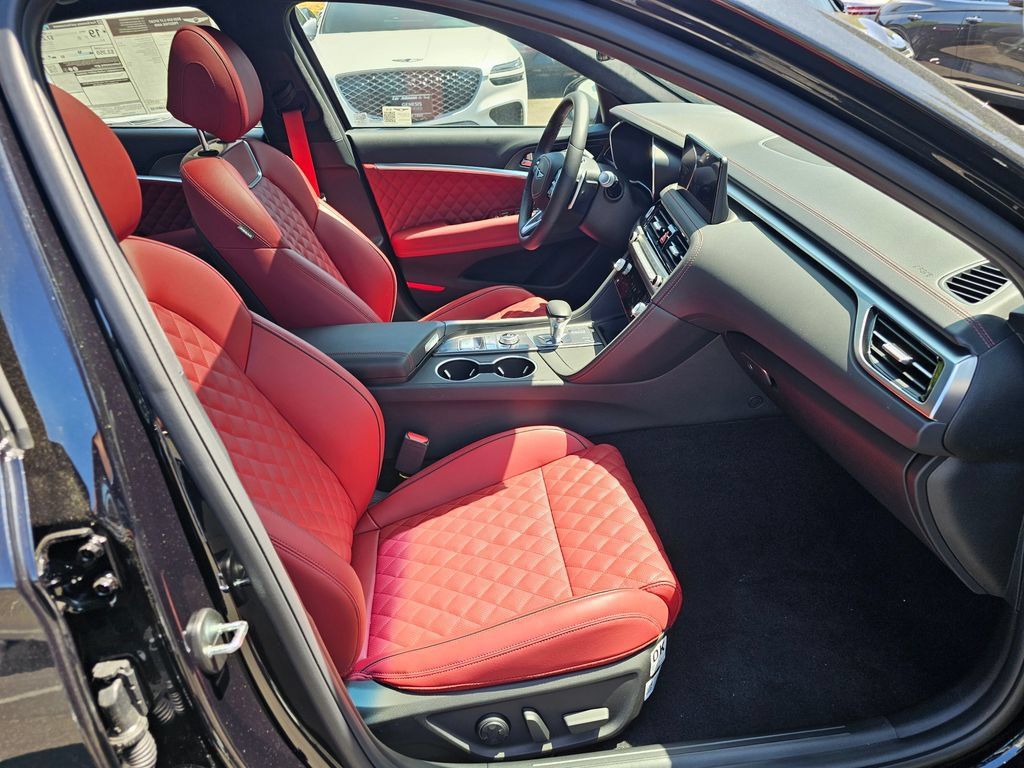 Certified 2025 Genesis G70 3.3T Advanced w/ Sport Prestige Package AWD/4WD image 10