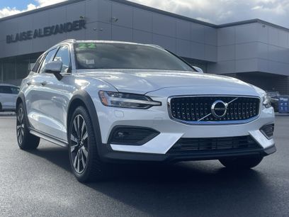 Used 2022 Volvo V60 T5 Cross Country w/ Climate Package