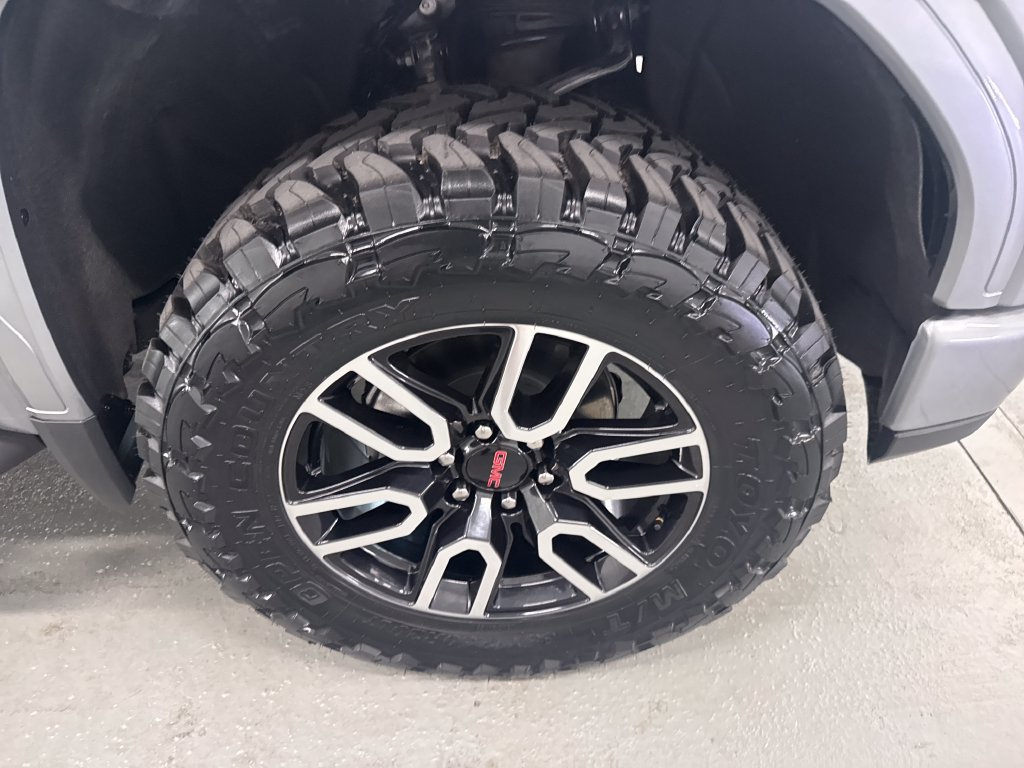 New 2026 GMC Sierra 1500 AT4 w/ AT4 Premium Package AWD/4WD image 8
