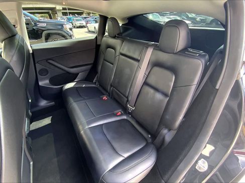 Used 2024 Tesla Model Y 2WD image 28