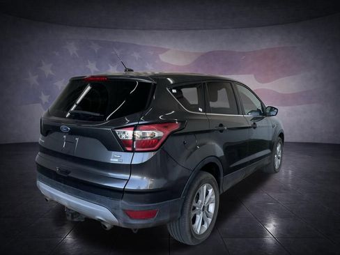 Used 2017 Ford Escape SE image 5