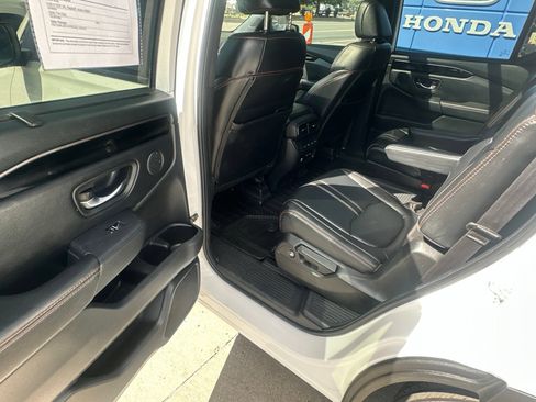 Used 2024 Honda Pilot TrailSport image 29