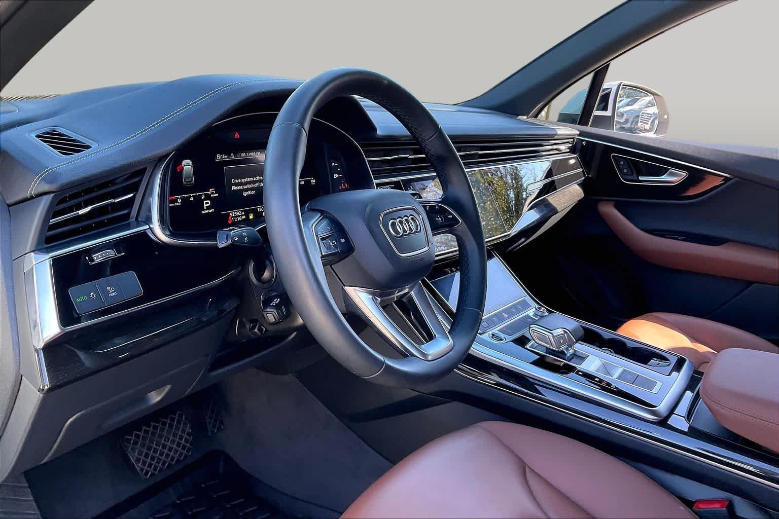 Used 2023 Audi Q7 2.0T Premium w/ Towing Package AWD/4WD image 18