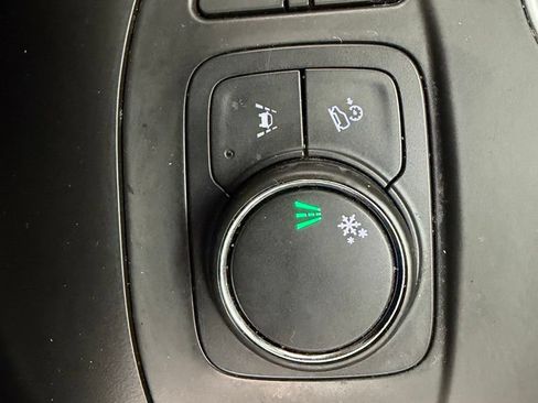 Used 2020 GMC Terrain SLE w/ Driver Convenience Package FWD image 28