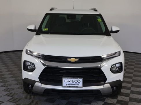 Used 2023 Chevrolet TrailBlazer LT w/ Convenience Package AWD/4WD image 3