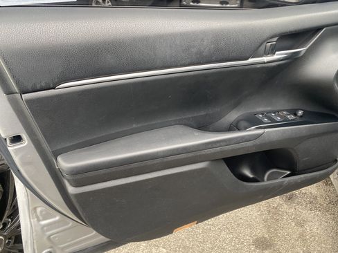 Used 2019 Toyota Camry LE w/ Carpet Mat Package FWD image 8