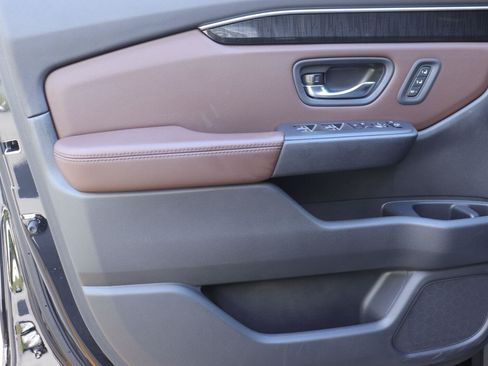 Used 2024 Honda Pilot Elite image 9