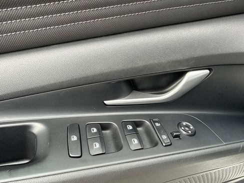 Used 2023 Hyundai Elantra SEL w/ Convenience Package FWD image 18