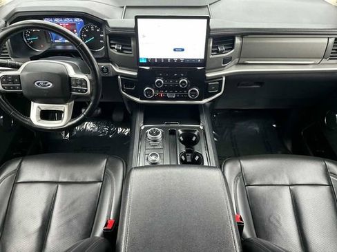 Certified 2024 Ford Expedition Max XLT image 5