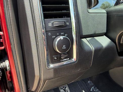 Used 2017 RAM 1500 Laramie w/ Convenience Group AWD/4WD image 16