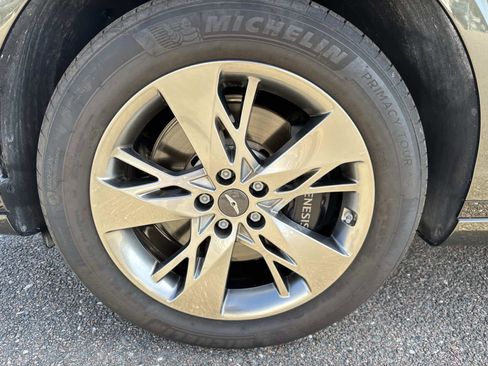 Used 2025 Genesis GV70 3.5T Sport image 10