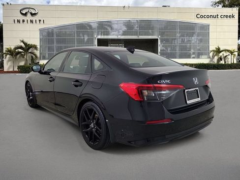 Used 2024 Honda Civic Sport image 3