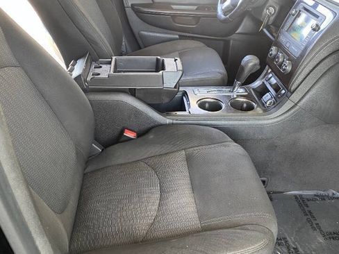 Used 2016 Chevrolet Traverse LT w/ Style and Technology Package FWD image 17
