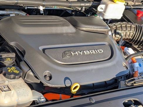 Used 2021 Chrysler Pacifica Touring-L image 22