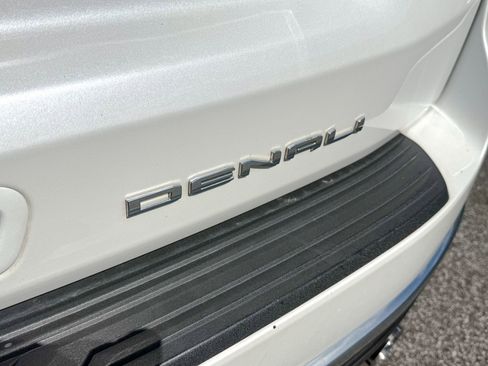 Certified 2021 GMC Yukon Denali w/ Denali Premium Package AWD/4WD image 11