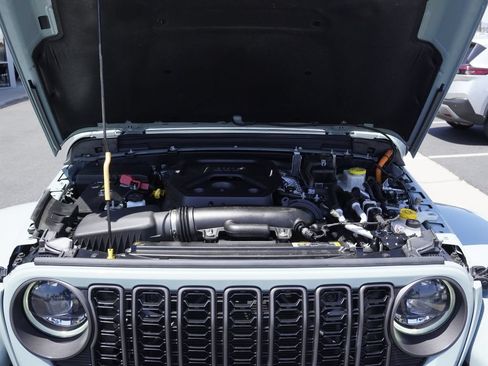 Used 2024 Jeep Wrangler Unlimited w/ Convenience Group AWD/4WD image 32