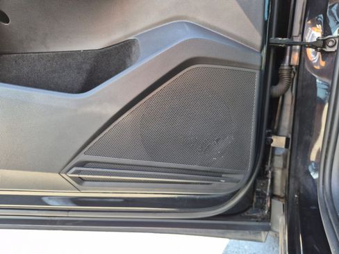 Used 2022 Volkswagen Tiguan SE AWD/4WD image 16
