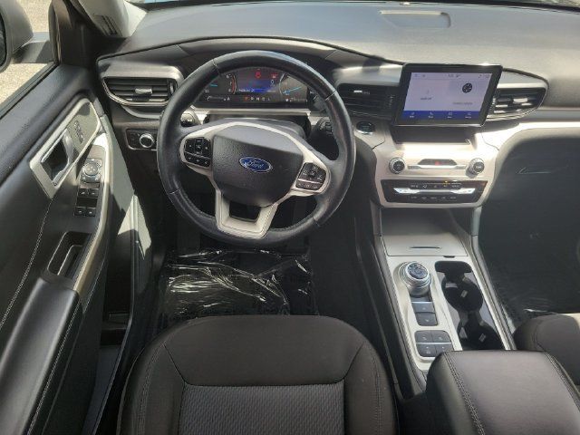 Certified 2023 Ford Explorer XLT RWD image 13
