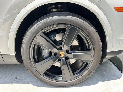 Certified 2026 Porsche Cayenne Coupe AWD/4WD image 15