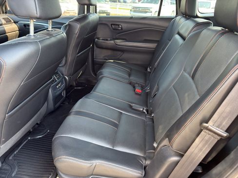 Used 2022 Honda Pilot TrailSport image 12