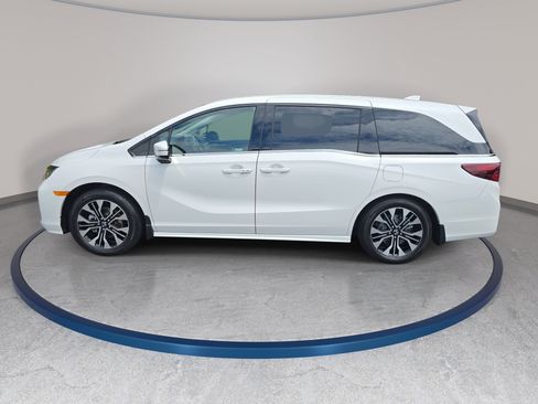 Used 2025 Honda Odyssey Elite image 8