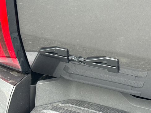 New 2026 Toyota Tundra Limited AWD/4WD image 10