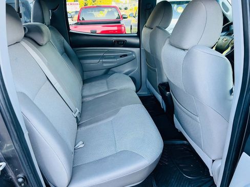 Used 2014 Toyota Tacoma 4x4 Double Cab w/ TRD Sport Package image 15