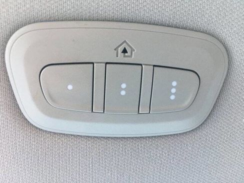 Used 2023 Jeep Cherokee Altitude Lux image 25