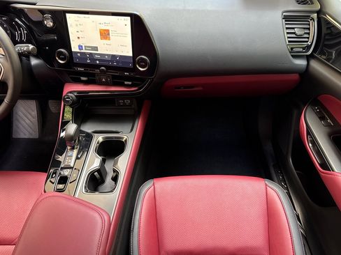 Used 2025 Lexus NX 250 FWD w/ Accessory Package (Z2) image 30