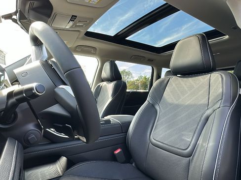 New 2026 INFINITI QX80 Luxe image 8