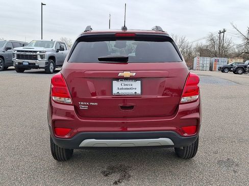 Used 2022 Chevrolet Trax LT w/ LT Convenience Package image 9