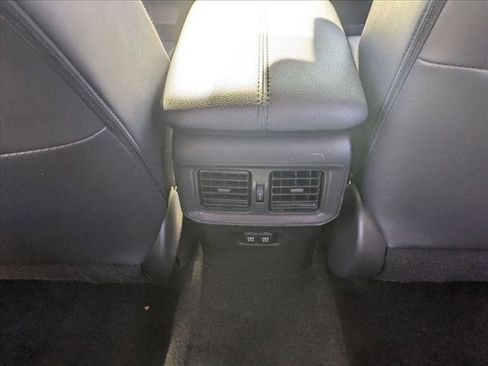 Used 2019 Toyota RAV4 Limited image 15