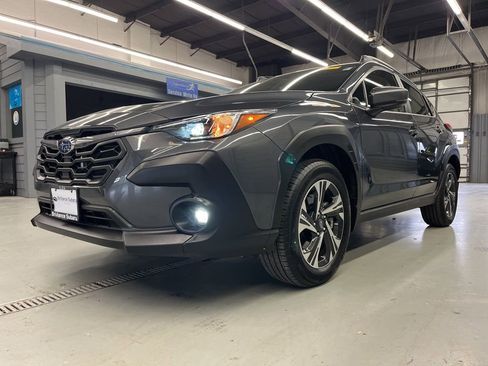 Certified 2024 Subaru Crosstrek 2.0i Premium image 3