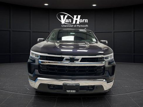 Used 2022 Chevrolet Silverado 1500 LT AWD/4WD image 2