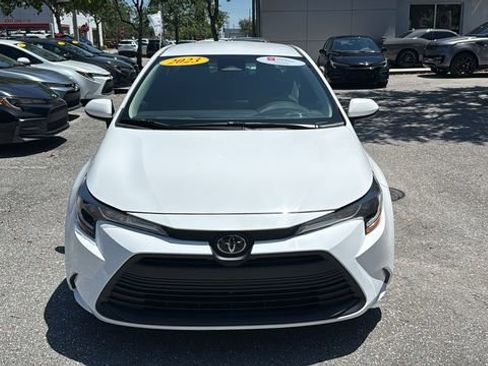 Used 2023 Toyota Corolla LE FWD image 2