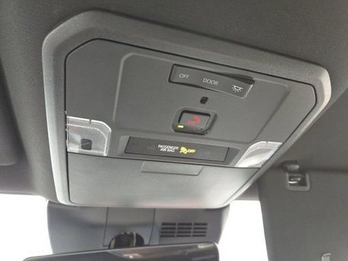 Used 2025 Toyota Tacoma TRD Sport image 13