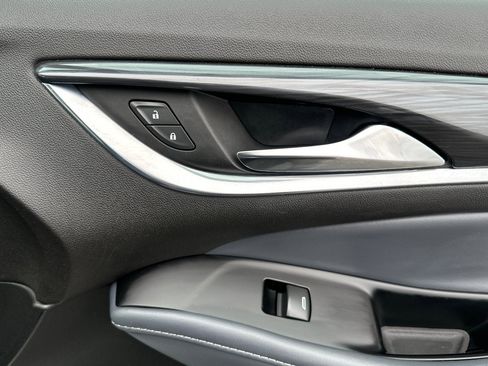 Used 2024 Buick Enclave Premium image 22