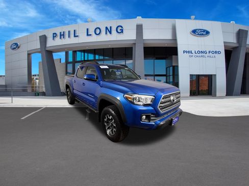 Used 2017 Toyota Tacoma TRD Off-Road w/ Tow Package RWD image 7