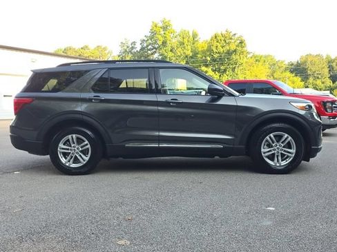 Used 2020 Ford Explorer XLT RWD image 7