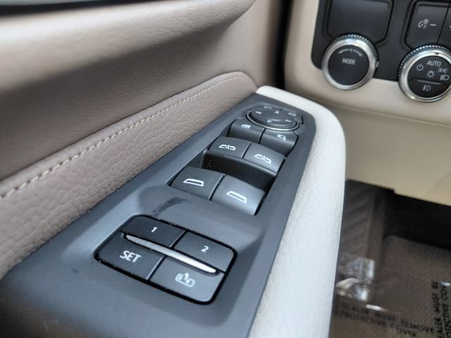 Used 2023 GMC Yukon Denali RWD image 28